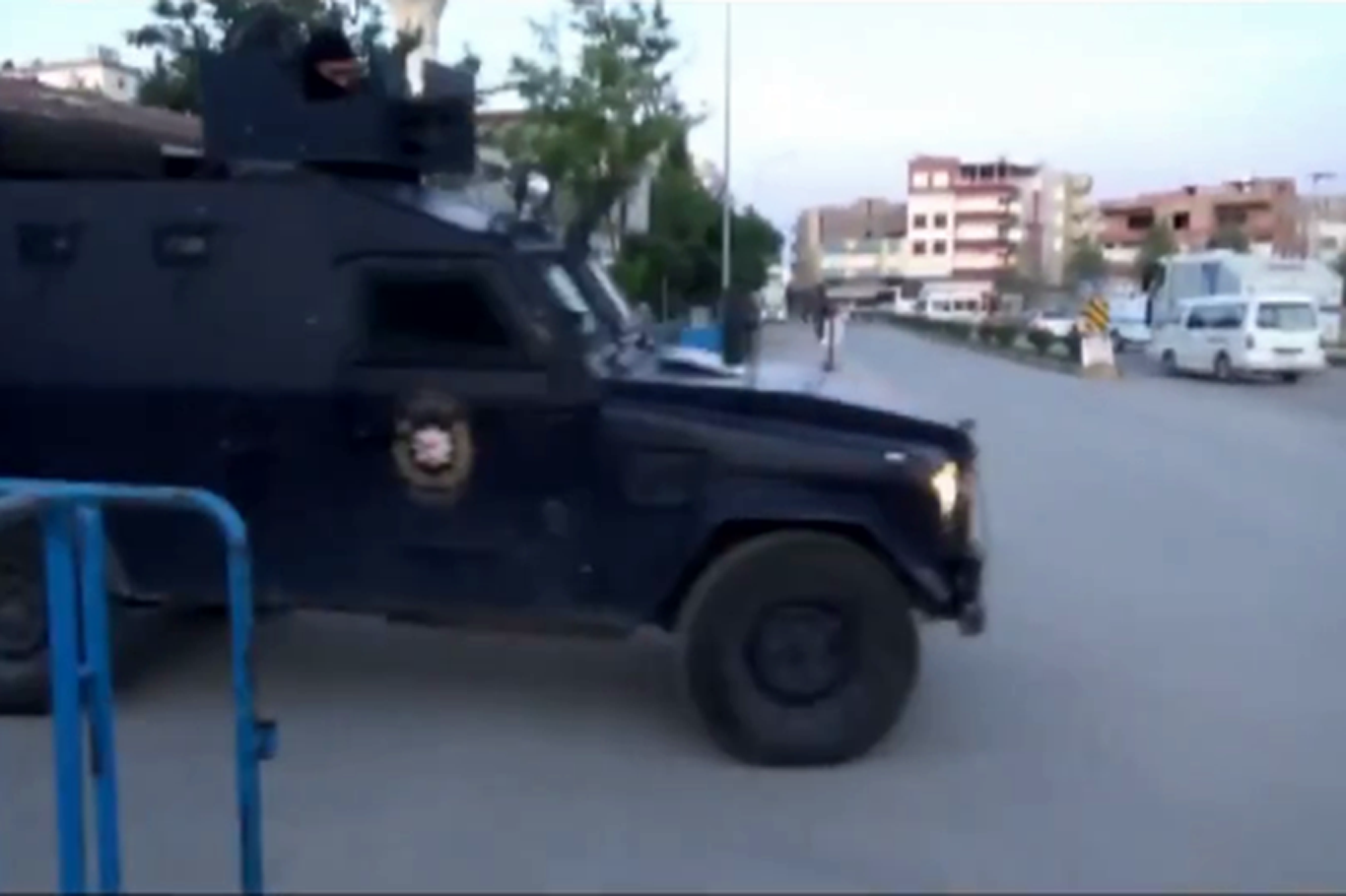 Nizip DBP Eş Başkanı gözaltına alındı Nizip DBP Eş Başkanı gözaltına alındı